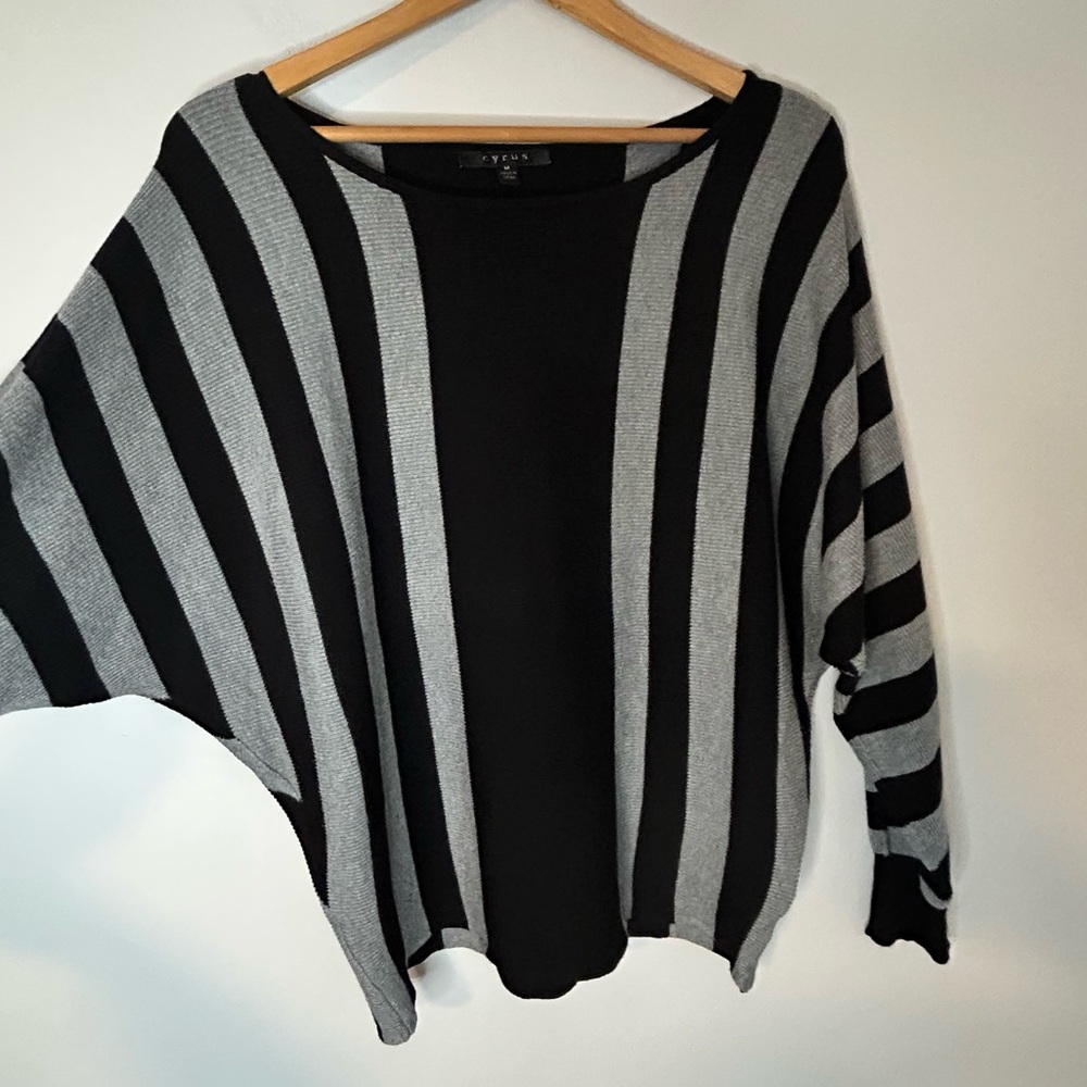 Cyrus Sweater Black Gray Striped Dolman Sleeve Size M - Picture 3 of 4